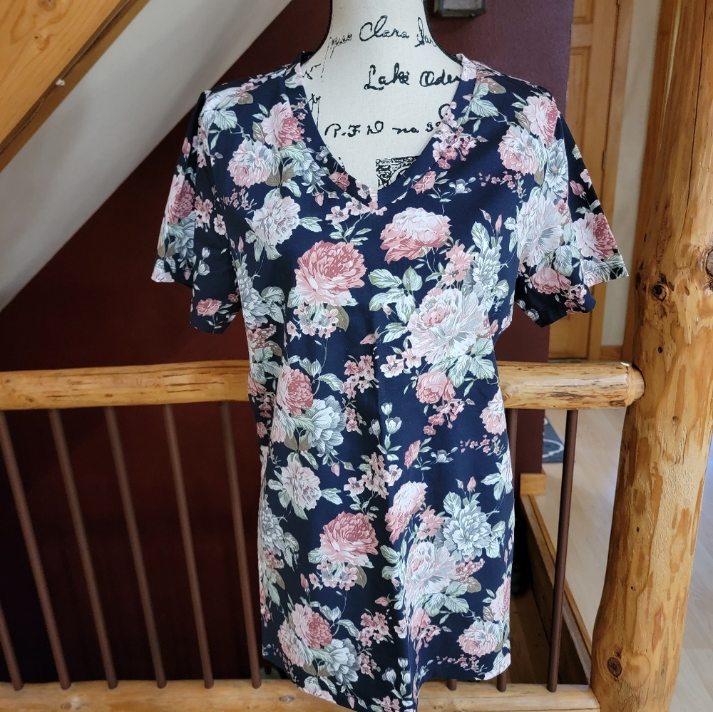 Short Sleeve Floral V Neck XL